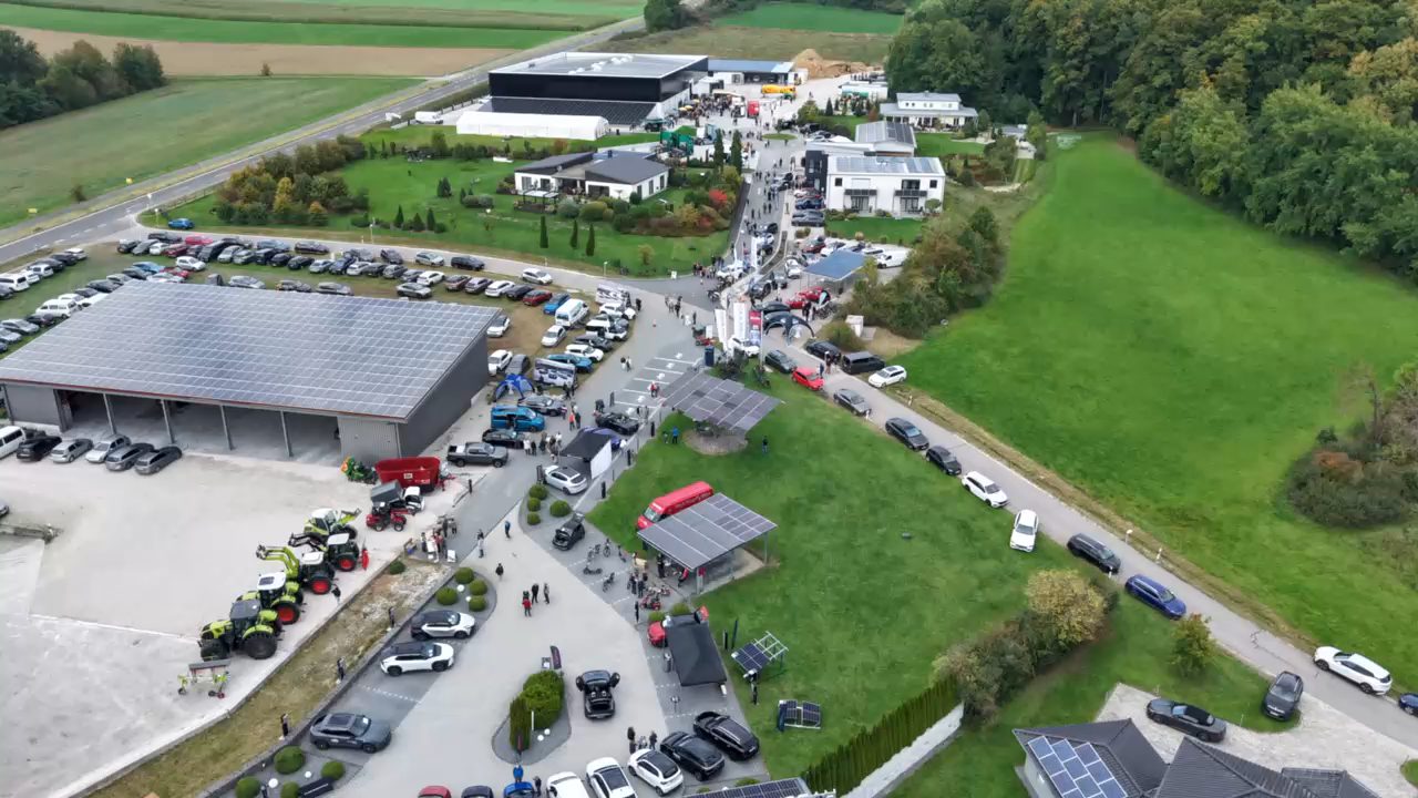 Luftaufnahme der 25-Jahr-Feier auf dem Hardy-Barth-Gelände in Schwend