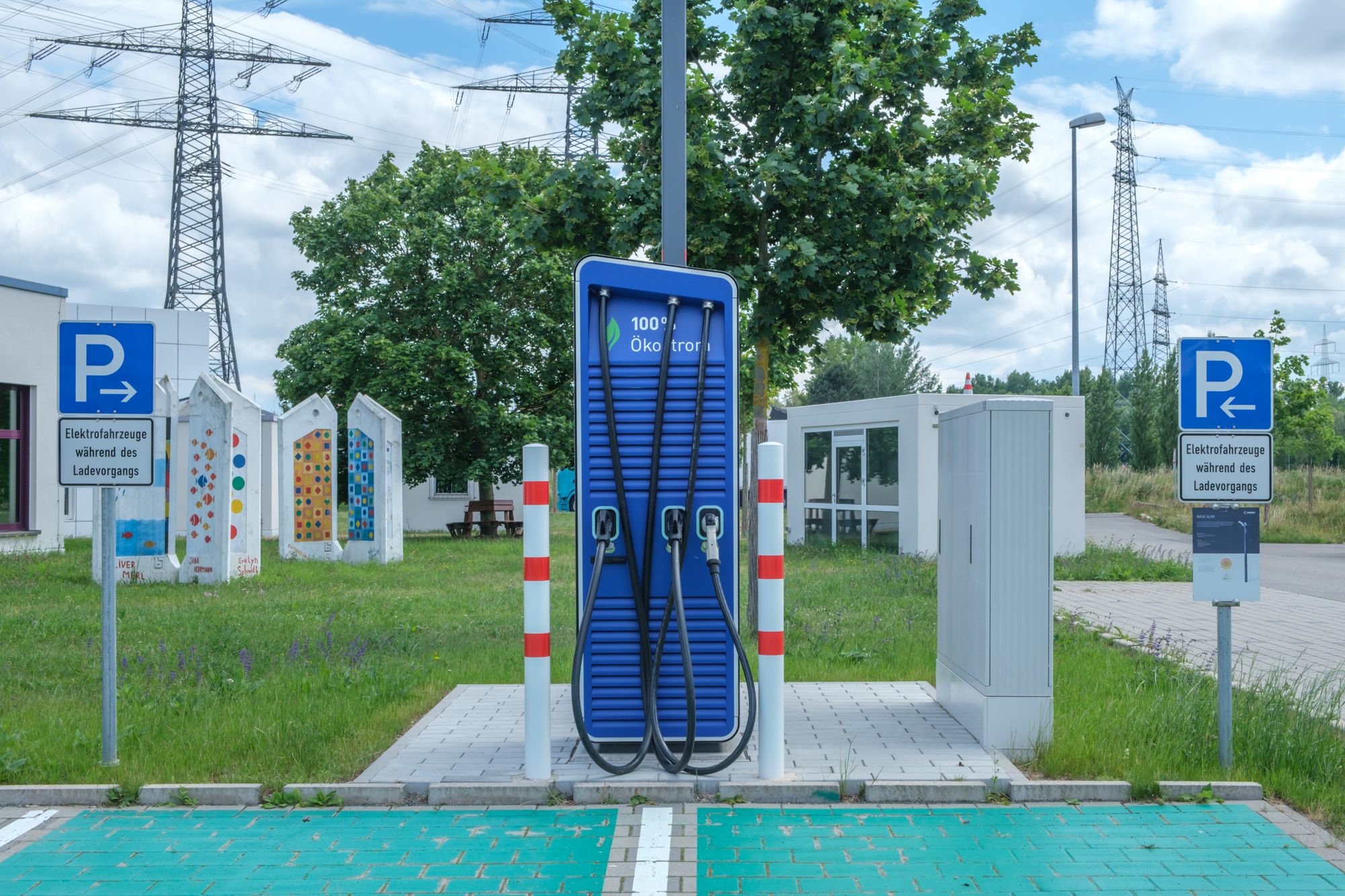 Schnellladesäule für Nutzfahrzeuge mit hoher Ladeleistung