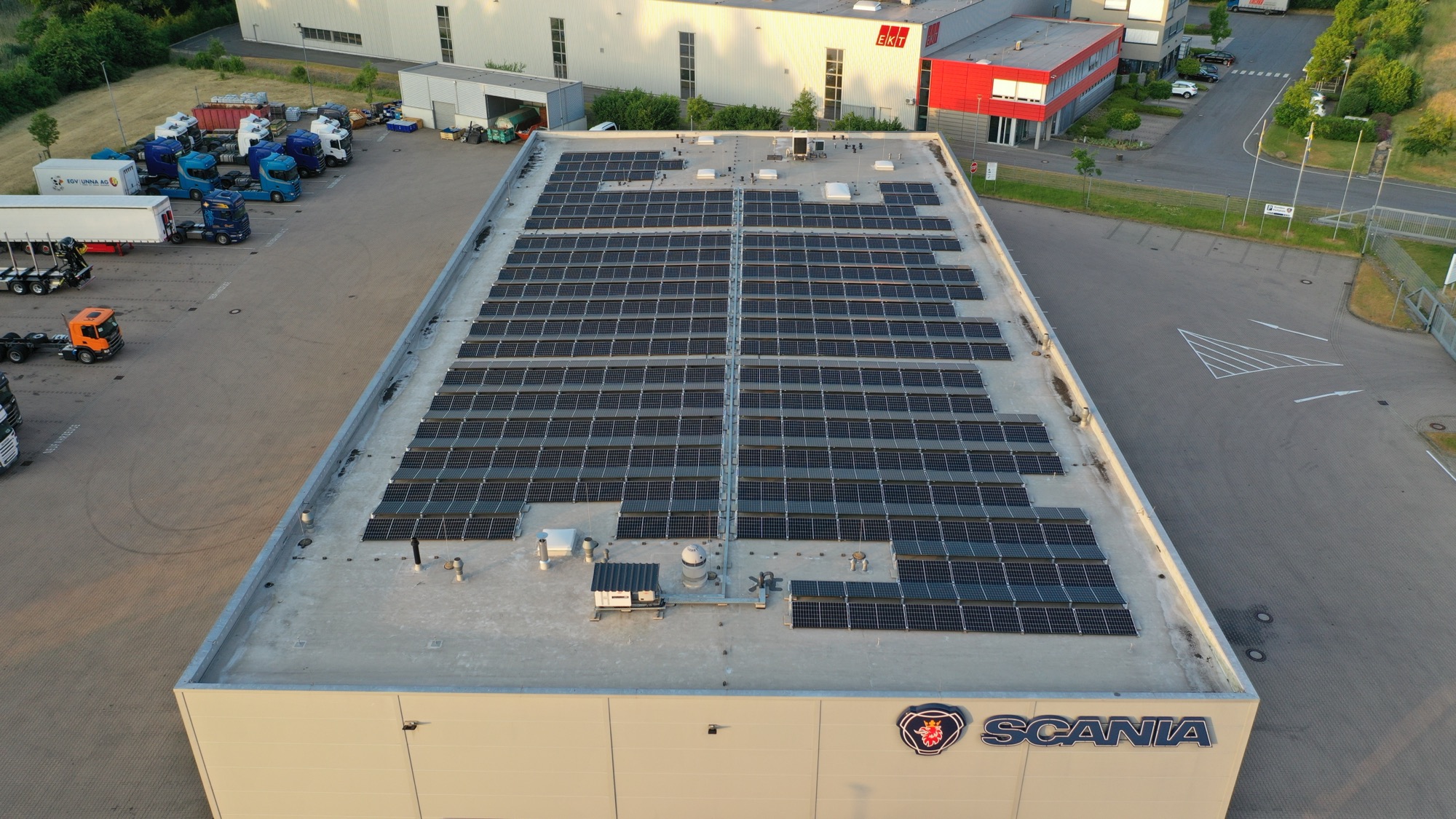 Photovoltaik auf einem Gewerbedach mit digitaler Messtechnik